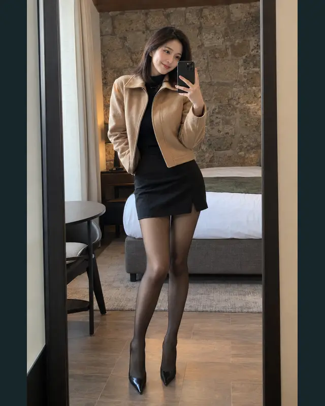 경기 포천시 안내 카드의 성인 모델 거울 셀카