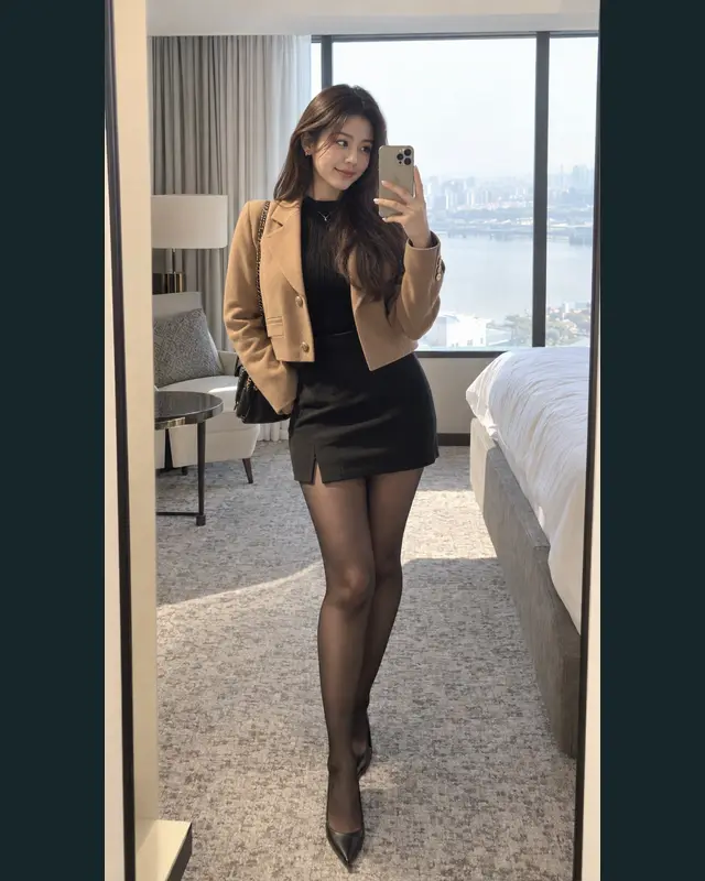 인천 계양구 안내 카드의 성인 모델 거울 셀카