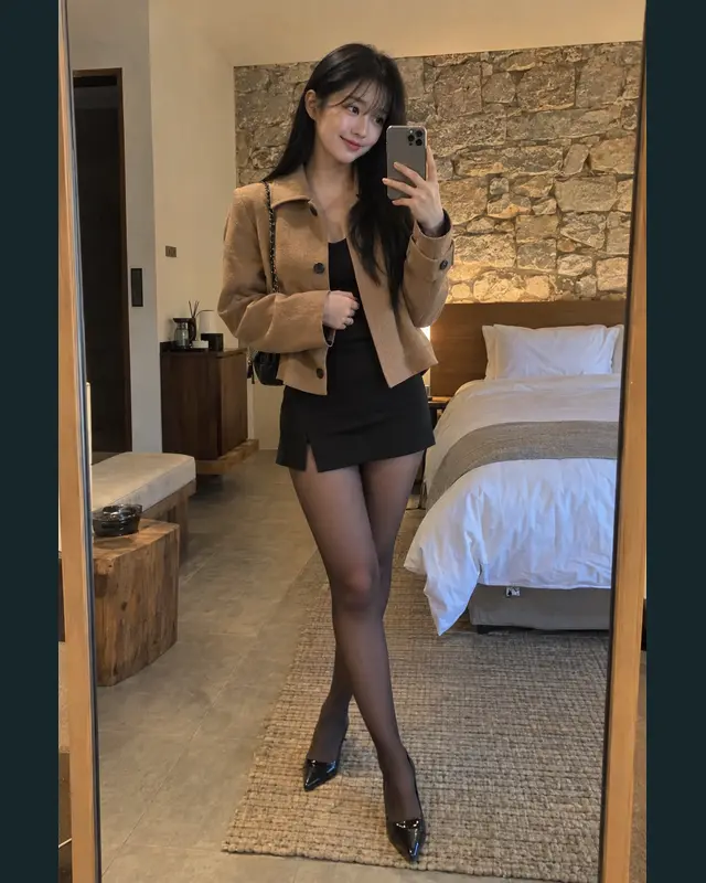 서울 성북구 안내 카드의 성인 모델 거울 셀카